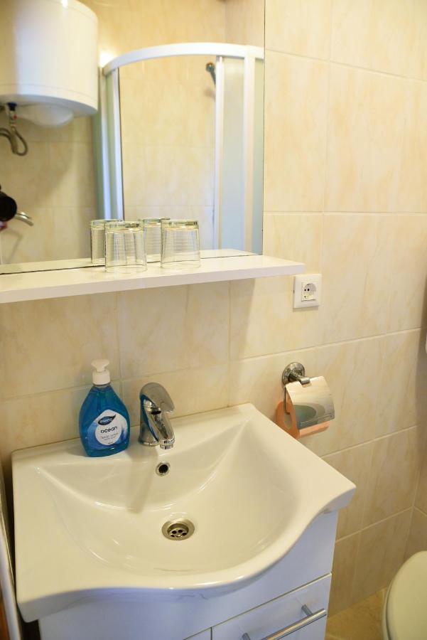 Apartment Anamarija Valun Kültér fotó